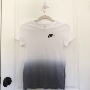 Women’s Nike Top